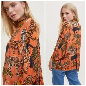 ANTHROPOLOGIE Apply Zaniya Menagerie Top Pullover Tiger Conditions Size M NWT